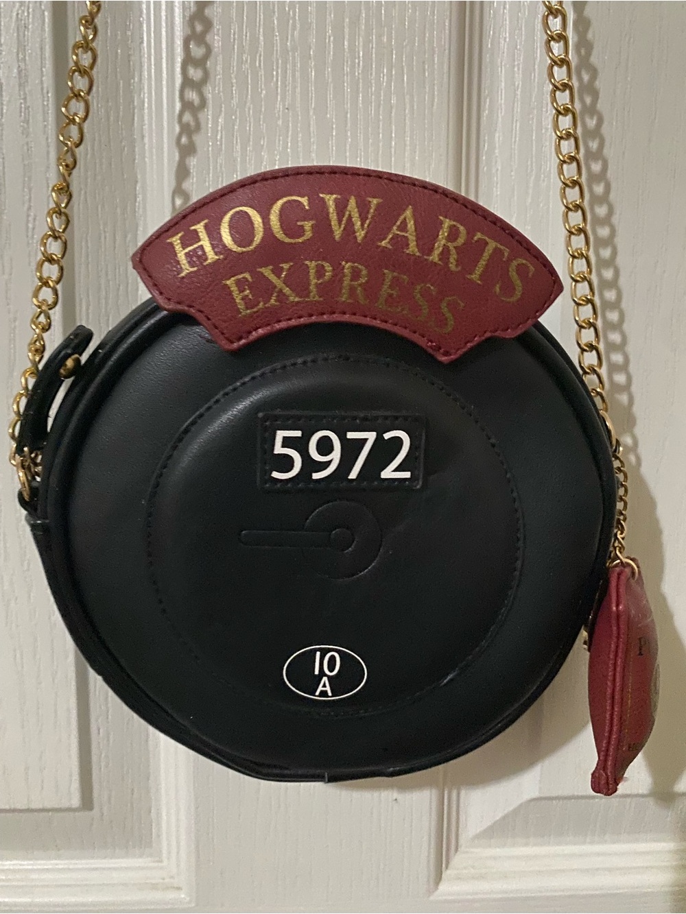 Hogwarts Express Black Round Crossbody Bag - Picture 3 of 8